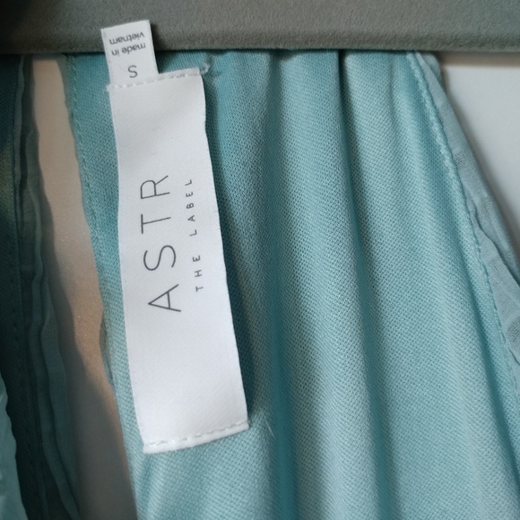 ASTR The Label Pleated Maxi Dress Size Small - Picture 4 of 8